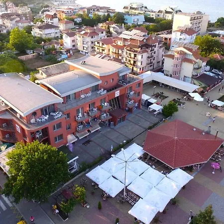 Hotel apartamentowy The Red 2*