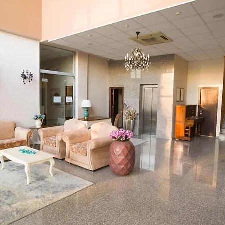 The Red Hotel apartamentowy 2*