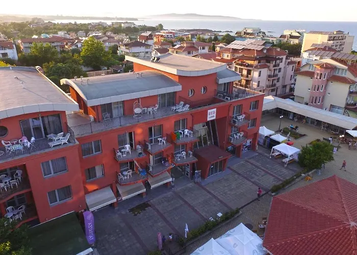 Lejlighedshotel The Red 2*