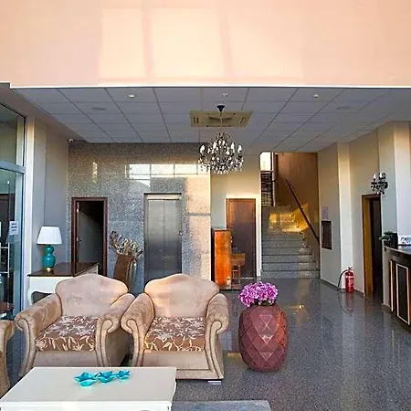 Aparthotel The Red Lozenets