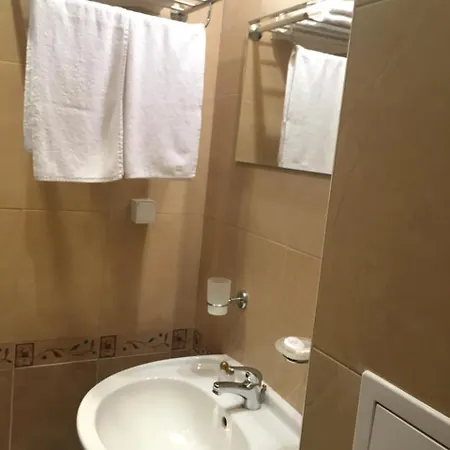 The Red Aparthotel 2*