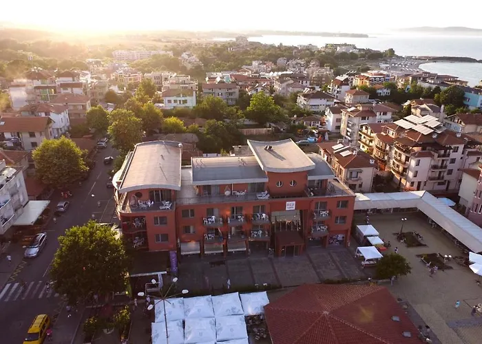 The Red 2* Лозенец